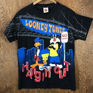 Vintage 1990’s Looney Tunes Hangin’ Out T Shirt La